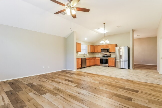 Photo - 1082 Magnolia Ln