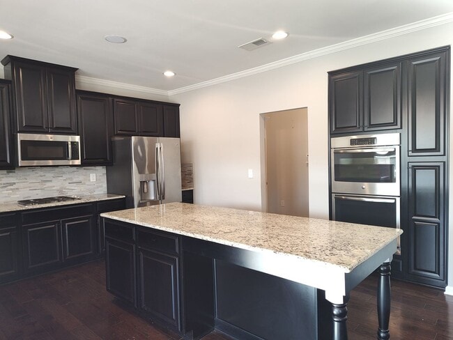 Photo - Georgeous 3 bedroom, 2.5 bathroom home located in the Stafford at Longtree community!