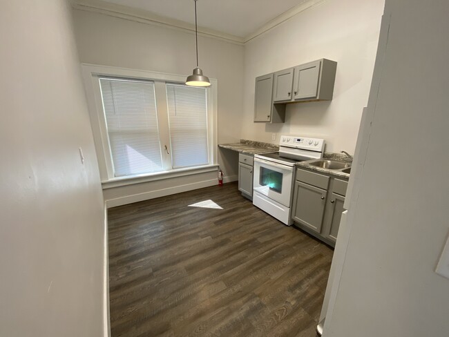 Photo - 200 N Main St Apartments Unit 200 N. Main