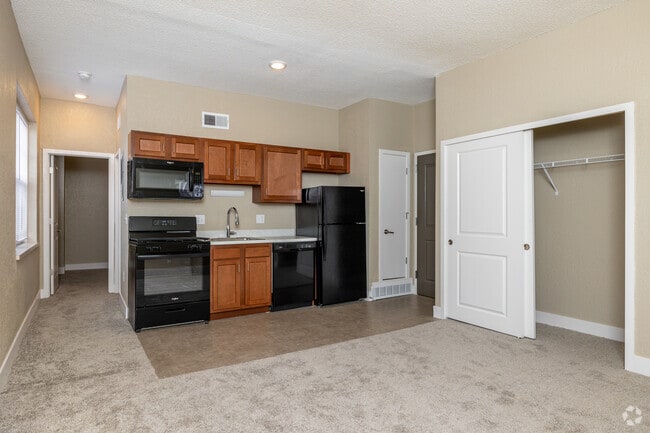 1BR, 1BA - 706 SF/Style B