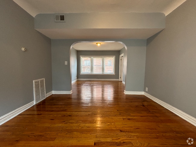 Building Photo - 439 E 111th Pl Rental
