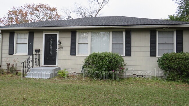 Building Photo - 4811 Sefa Cir N