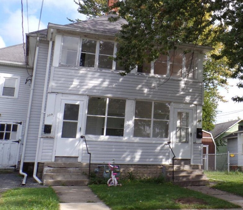 Photo - 309 S Wood St Unit 1