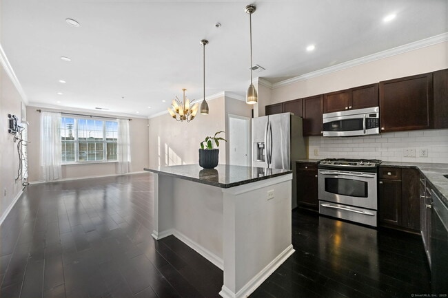 Photo - 850 E Main St Unit APT 309