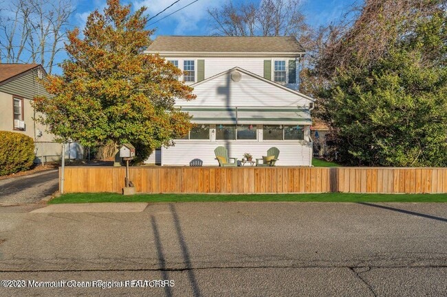 Photo - 1708 Lake Dr