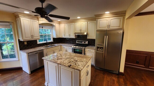 Photo - 310 Milesford Ct