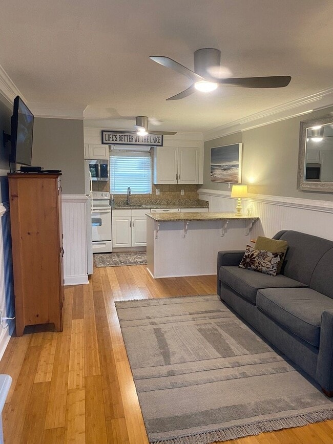 Photo - 2109 Pine Tree Dr