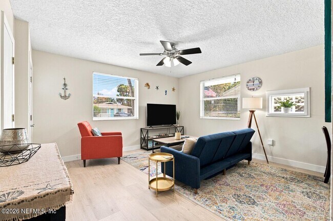 Photo - 420 7th Ave S