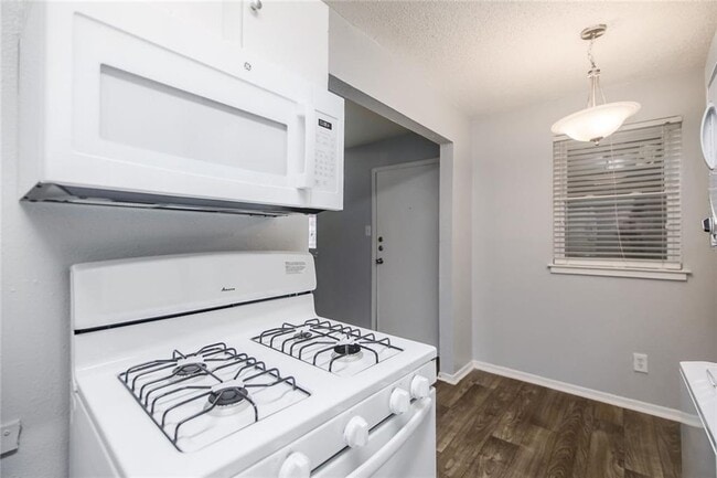 Photo - 2401 Manor Rd Unit 121