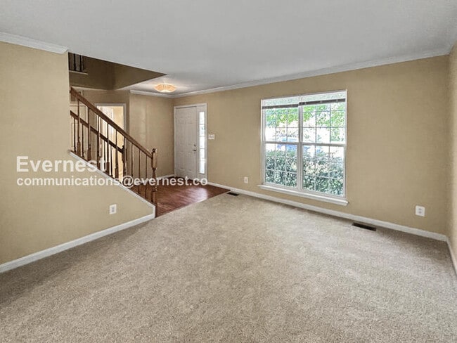 Photo - 8 Sarrington Ct