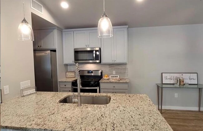 Photo - 9404 Menchaca Rd