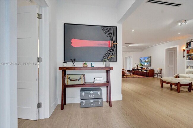 Photo - 1223 NE 102nd St