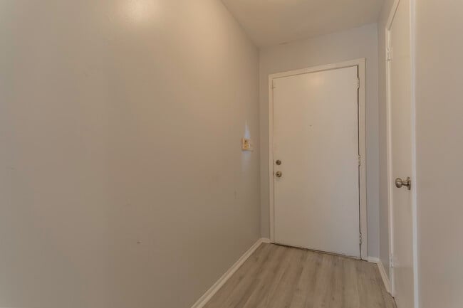 Photo - 497 Joyce St