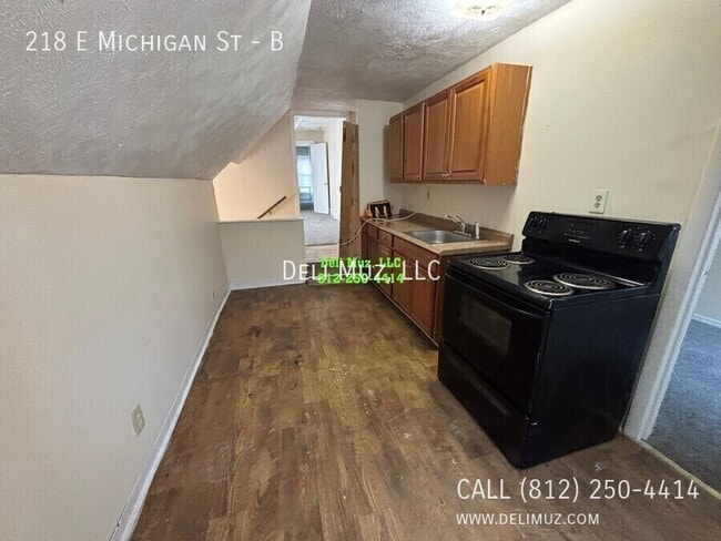 Photo - 218 E Michigan St
