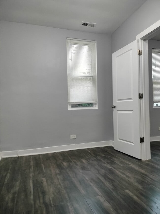 Photo - 4802 S Winchester Ave