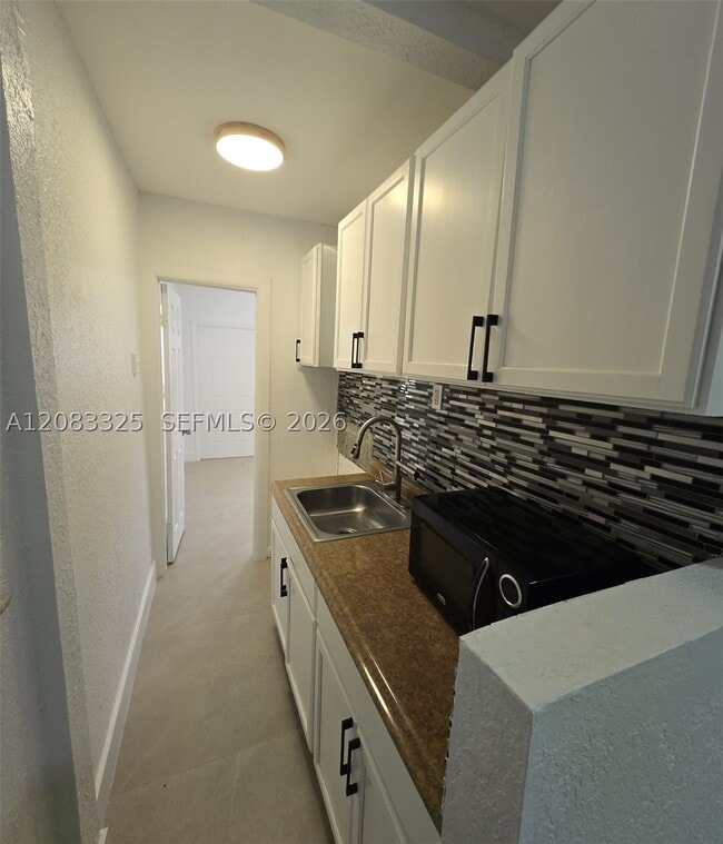 4130 SW 19th St Unit 3