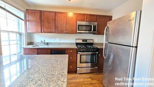 Apt 2 - 26 Fayette St Unit 2