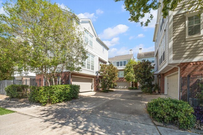 Photo - 808 Asbury St