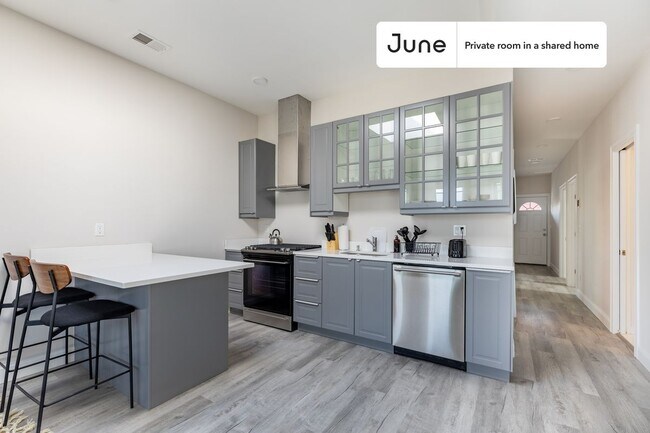 Photo - Room in Shared 5 bed/2 bath home Unidad E