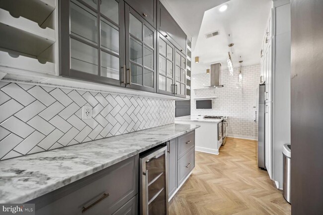 Photo - 2012 D St NE Unit 3