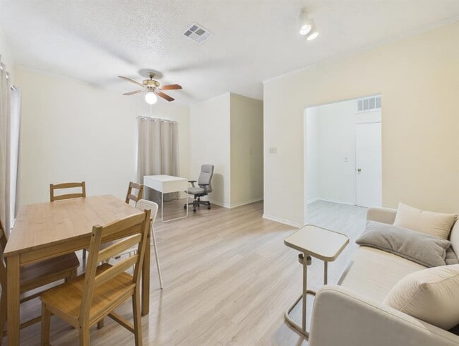 Photo - 2804 Rio Grande St Unit 201