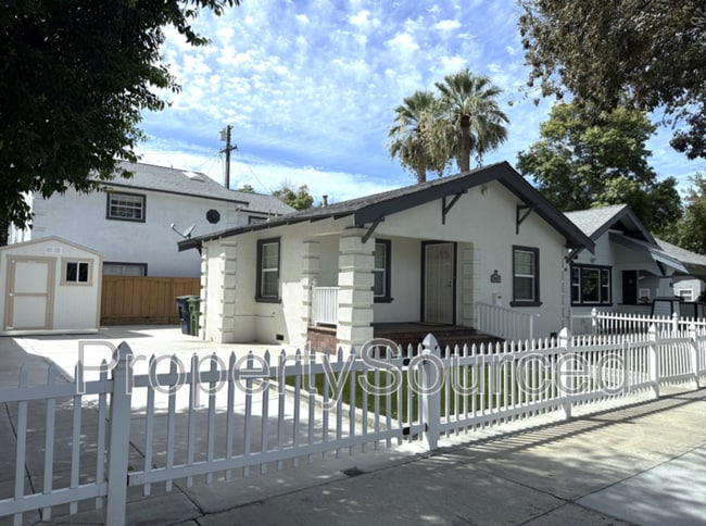 Photo - 949 Windeler Ave