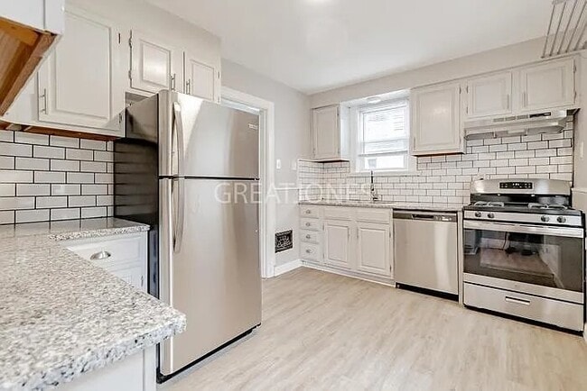 Photo - 113 Powell Ave