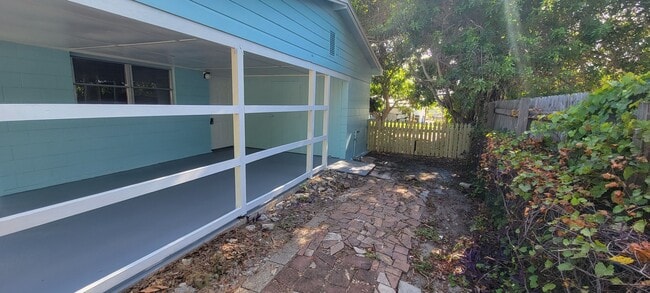 Photo - 2439 2nd Avenue SE