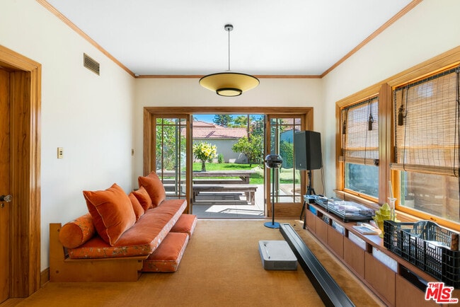 Photo - 1672 Buckingham Rd