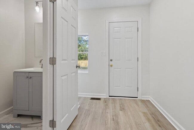 Photo - 112 N Hilton St