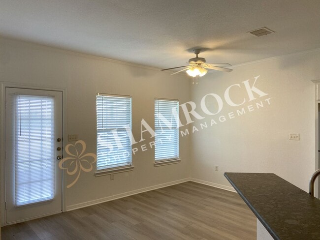 Photo - 3061 Clydesdale Way
