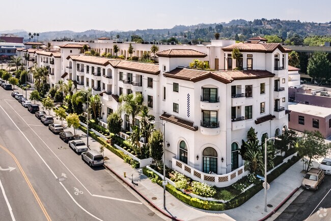 Building Photo - Metro Art Sherman Oaks Luxury Living Rental