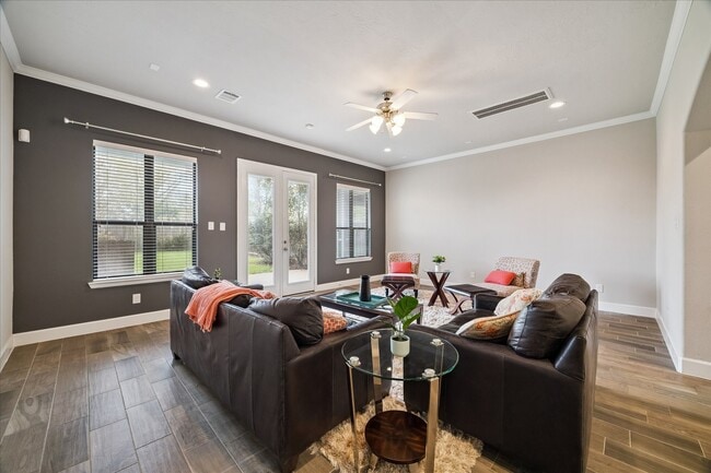 Photo - 1725 W 23rd St