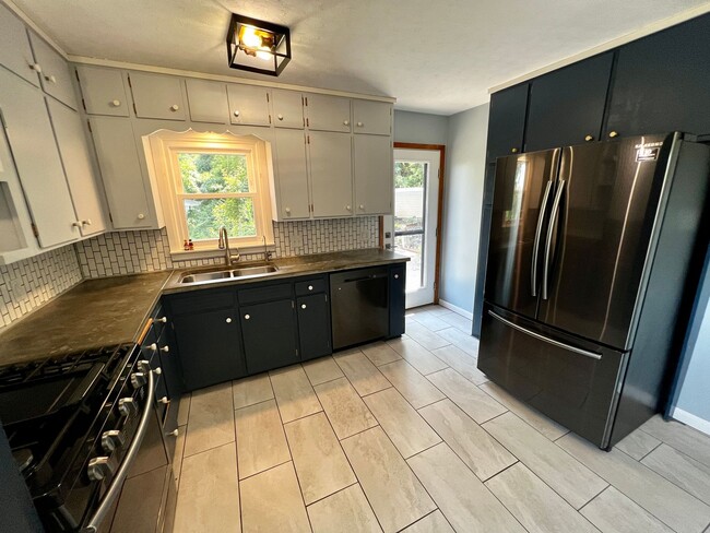 Photo - Updated 4 Bed 2 Bathroom House near East HyVee!