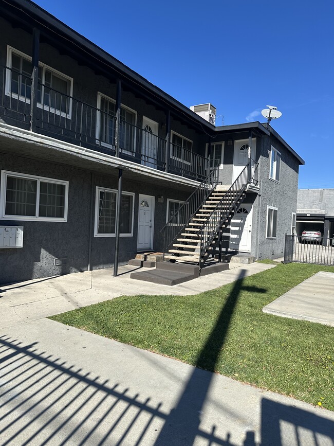 Photo - 11801 Hart St Unit 4