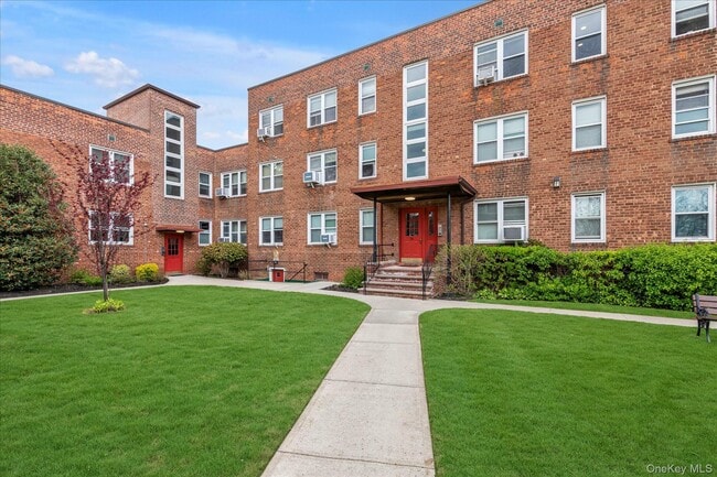 275 Maple Ave Unit D6