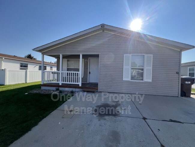 Photo - 2990 W C St