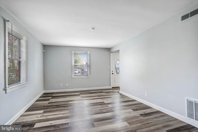 Building Photo - 6226 20th Ave