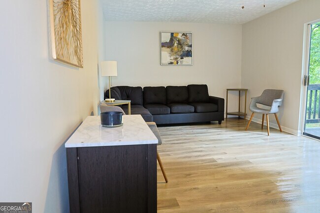 Photo - 4411 Flakes Mill Rd