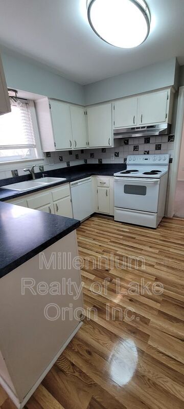 Photo - 29359 Hemlock Dr