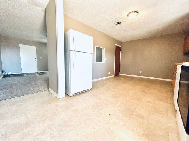 Photo - Spacious Home, Great Location