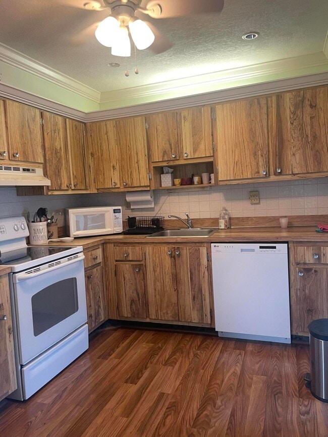 Building Photo - 523 Piedmont K Unit 523