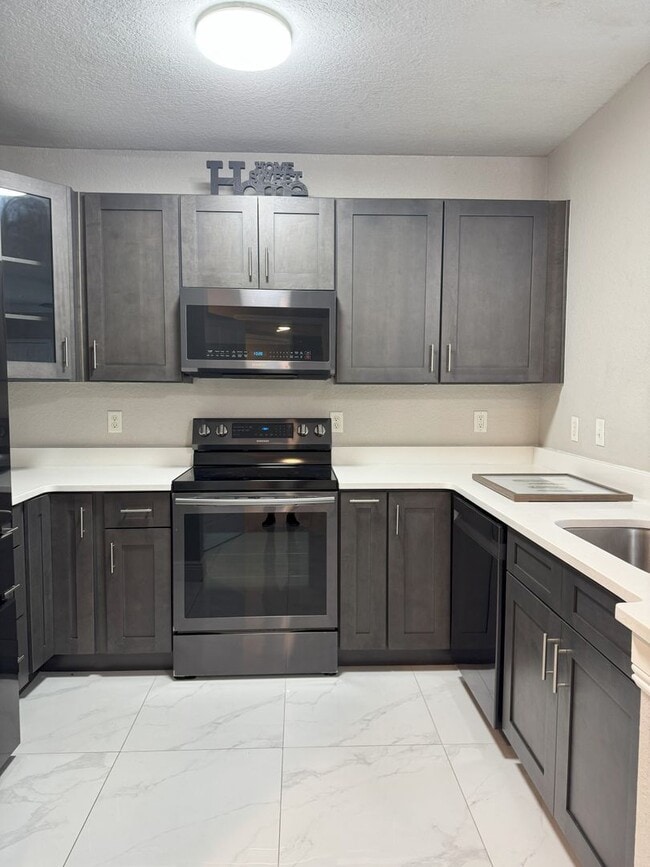 Photo - The Grande Downtown - REMODELED 1 Bedroom Available for rent NOW!