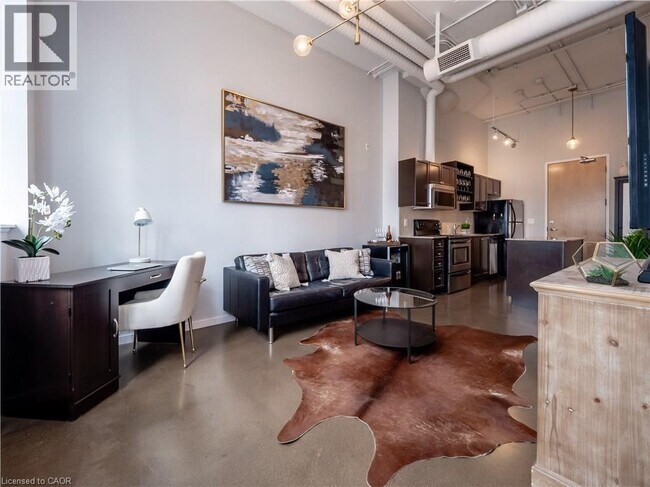 Photo - 410 King St W Unit 122