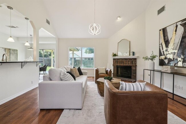 Photo - 2807 Glenwood Trail