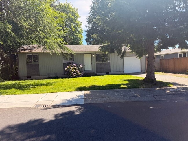Building Photo - Rambler style home