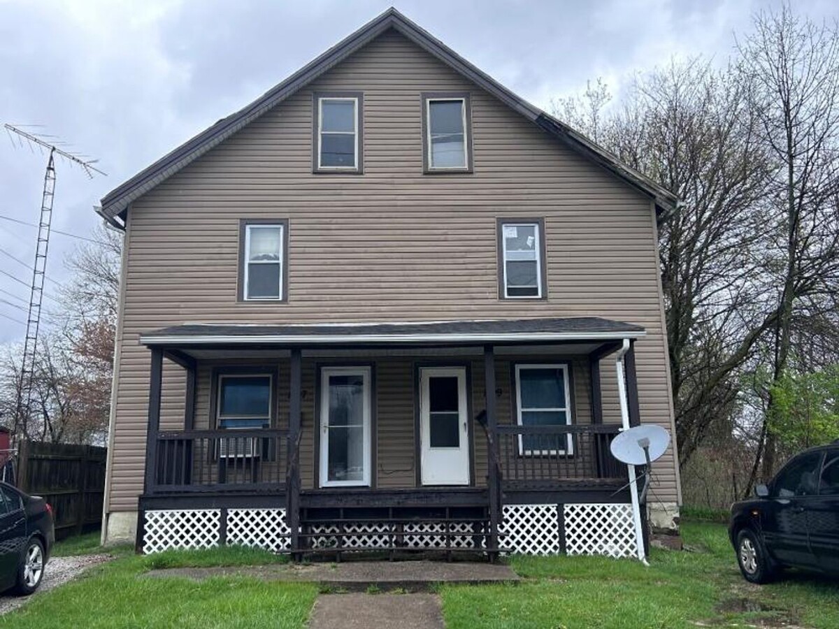 2BR SE Canton Duplex - 2BR SE Canton Duplex House