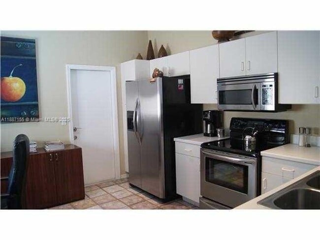 Building Photo - 2040 Pompeii Ct