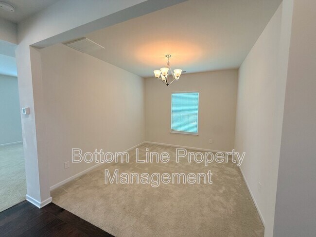 Photo - 1524 Bailiff Ct SW