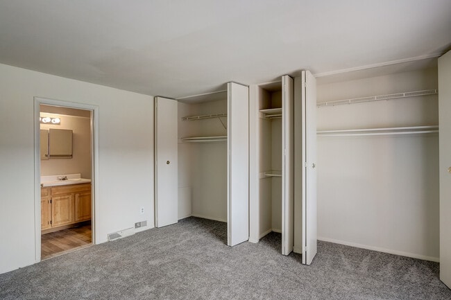 20-Warren Park Dr-020